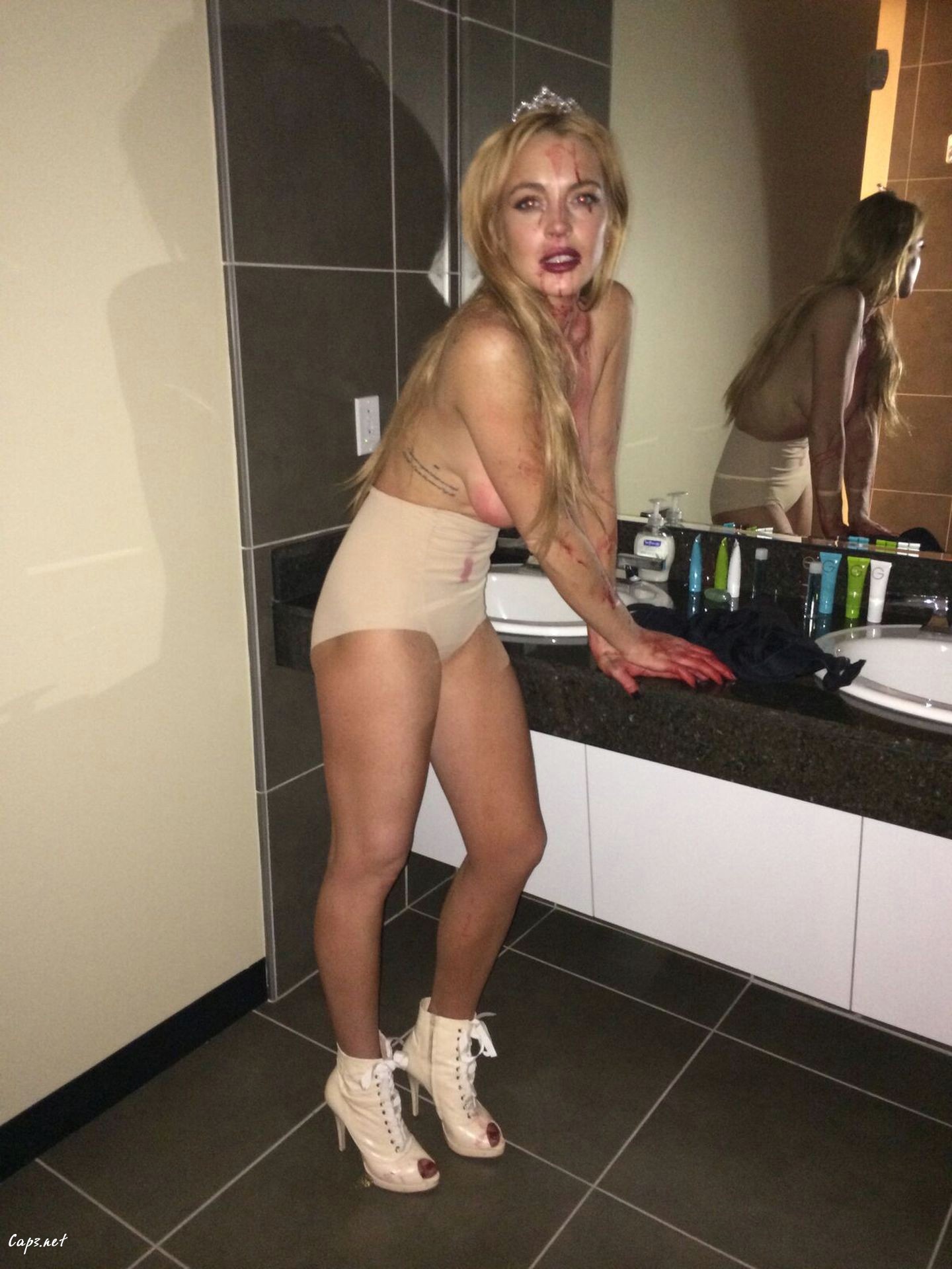 Lindsay Lohan Leaked Nude 001 Ohfree.net 