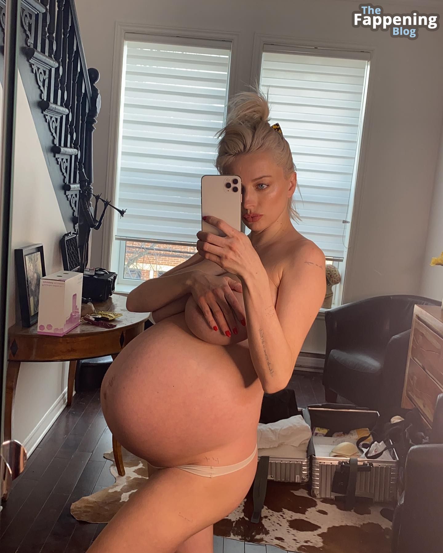Pregnant Caroline Vreeland Leaked Topless