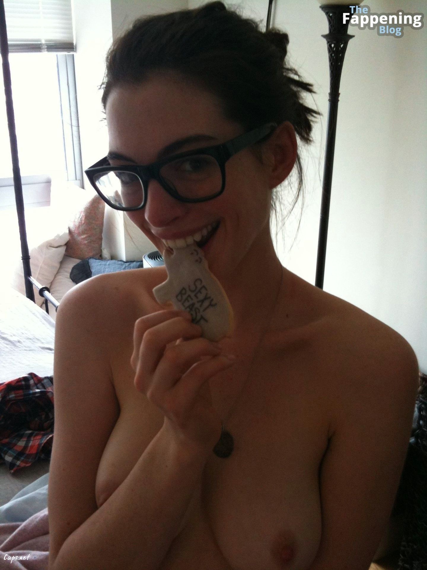 Anne Hathaway Nude Leaked 004