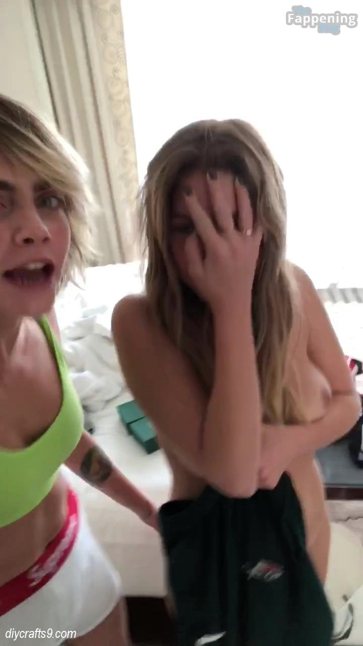 Ashley Benson Nude Cara Delevingne Leaked 006