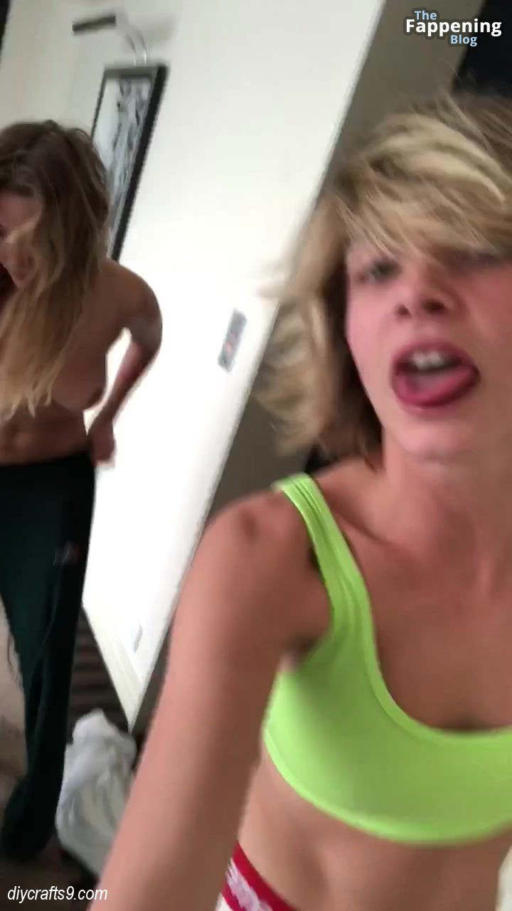 Ashley Benson Nude Cara Delevingne Leaked 025