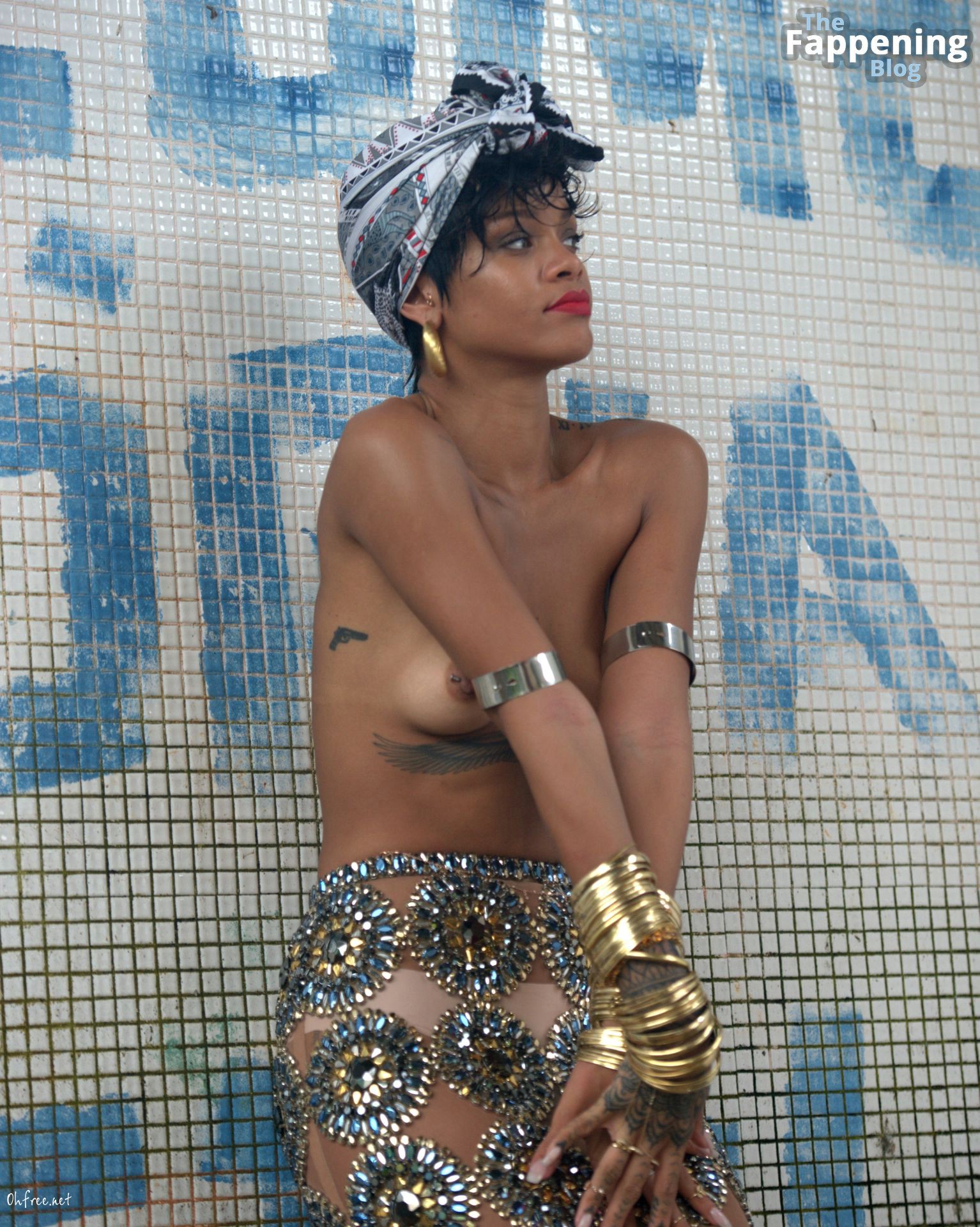 Rihanna Nude Sexy - Vogue Brazil 002 1. Rihanna Nude Sexy - Vogue Brazil 00...