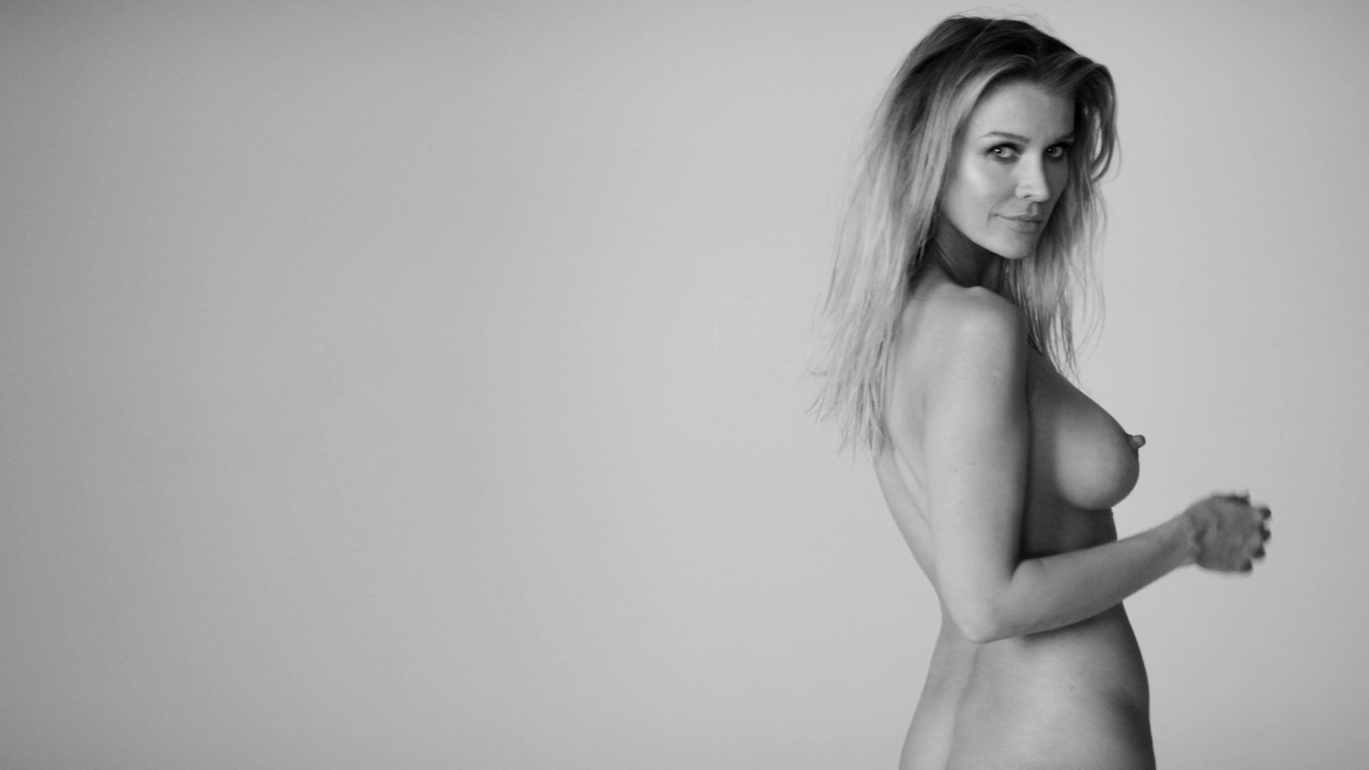 Joanna Krupa Nude Leaked 031
