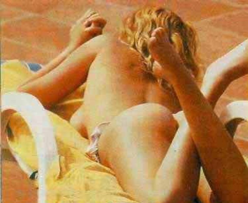 Alessia Marcuzzi Nude Sexy Leaks 026