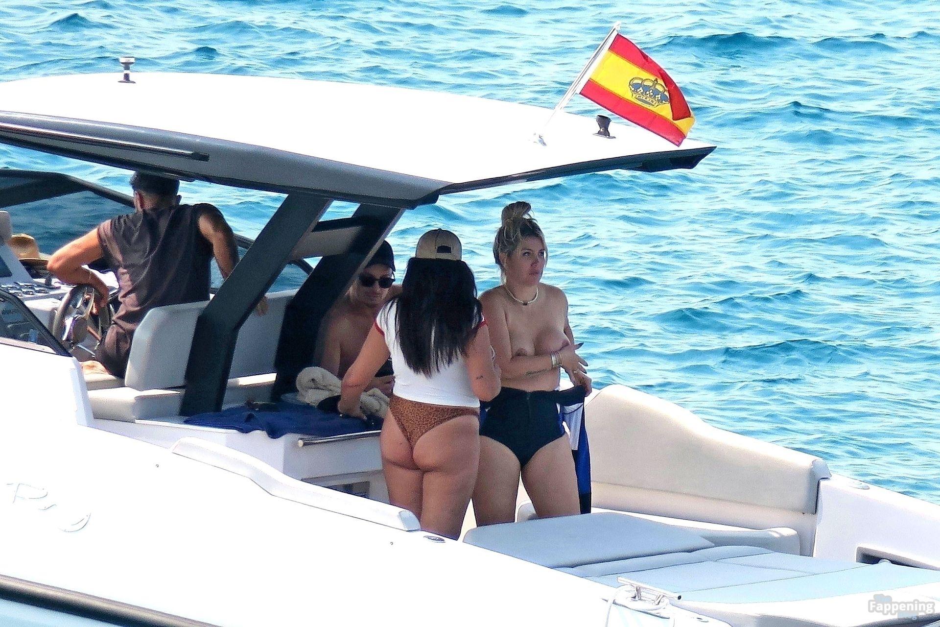 Wanda nara nude boobs on a boat in formentera 005