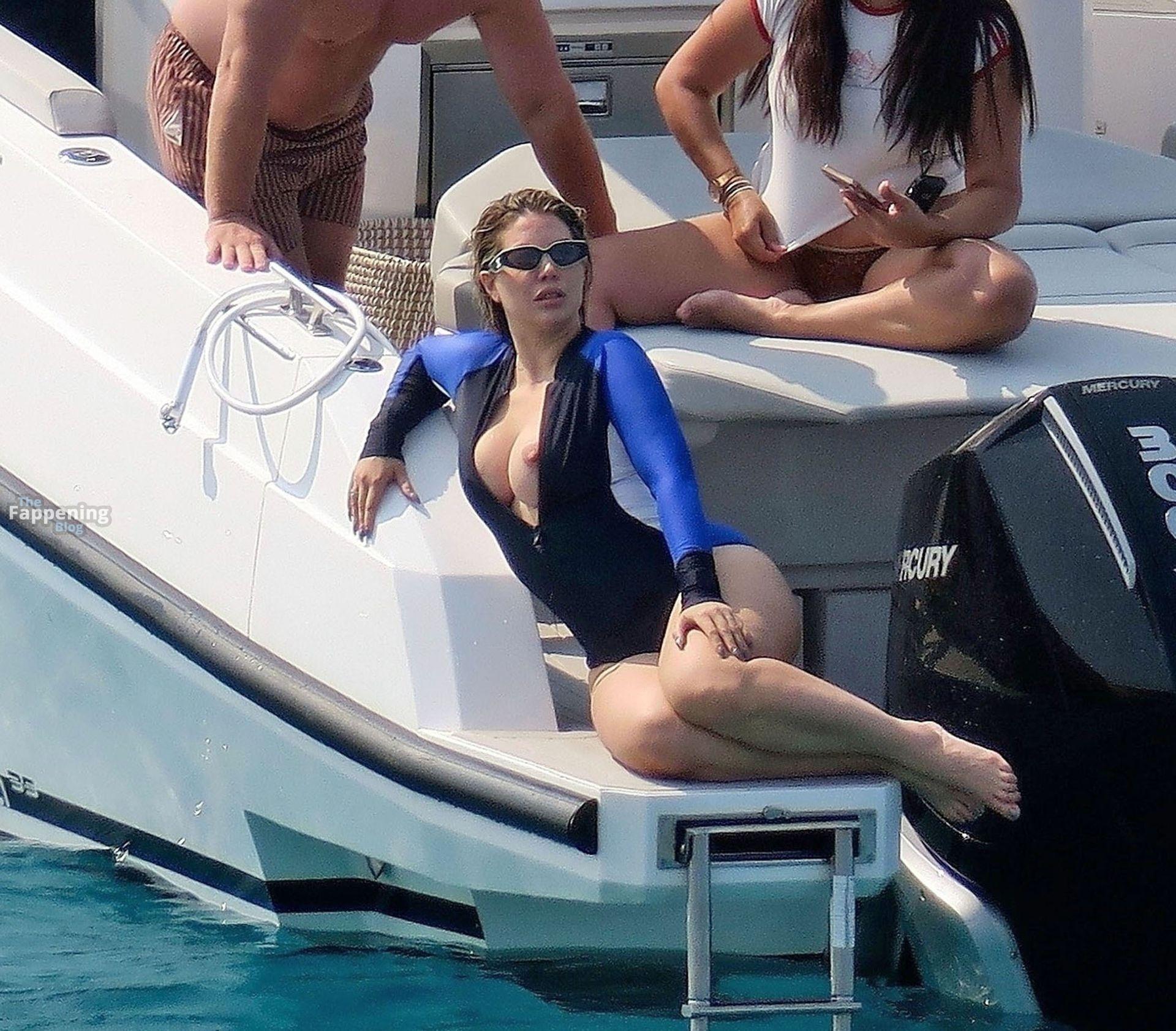 Wanda nara nude boobs on a boat in formentera 010